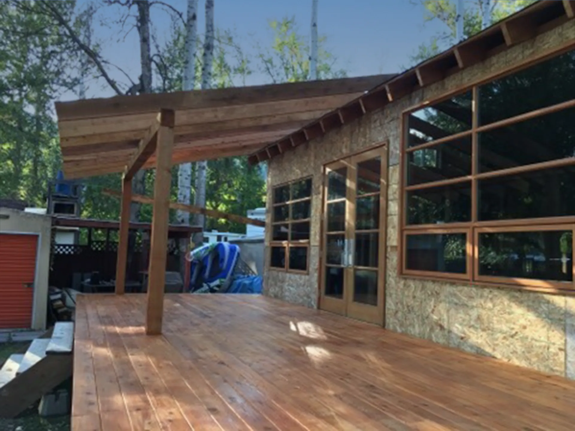 Lakefront home build exterior